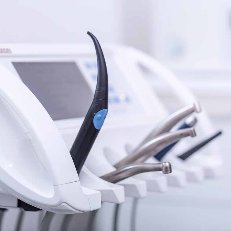 Sterilisationsbereich der Zahnarztpraxis Zahn im Zentrum – höchste Hygienestandards für eine sichere und saubere Behandlung